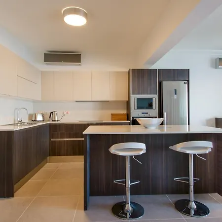 Apartment The Ultimate Luxury, With Pool By Buena Vista Sliema