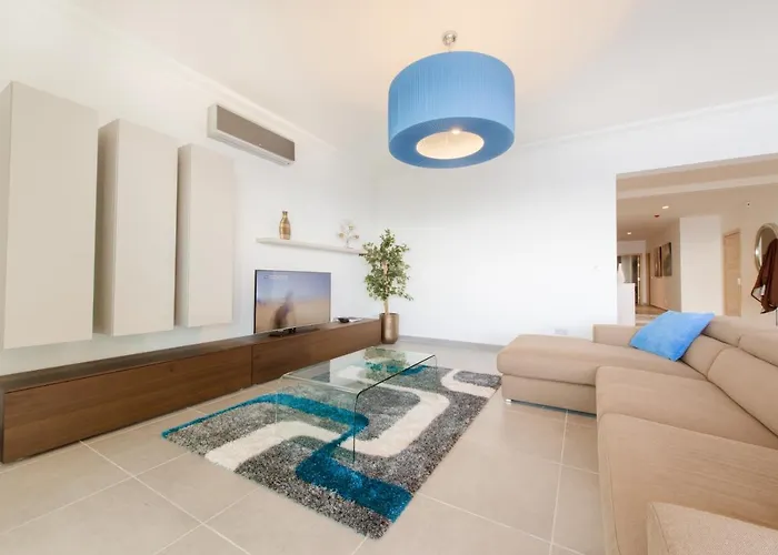 The Ultimate Luxury, With Pool By Buena Vista スリーマ